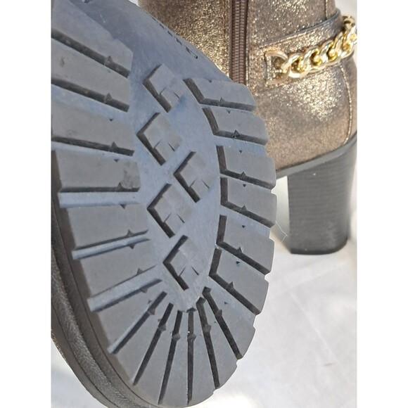 GUESS GGGreedy Women’s 7M Ankle Booties Block Heel Gold Metallic Chain - Picture 11 of 13